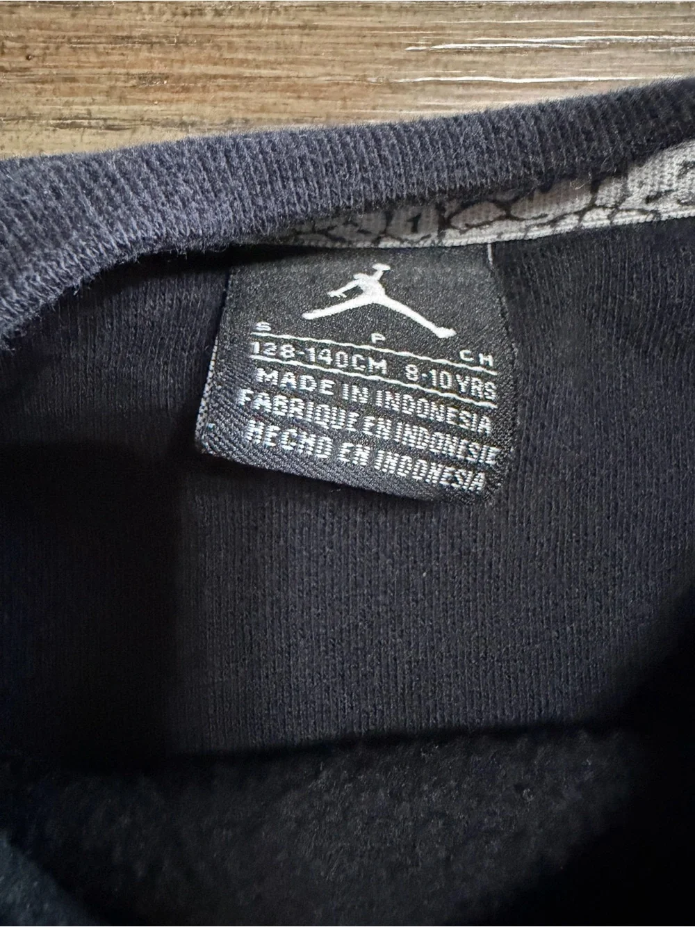 Jordan Men’s Crewneck Sweater - Black with Gold Jumpman size S 8-10 years